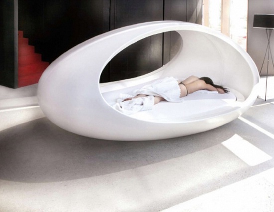 Футуристичный дизайн кровати LOMME