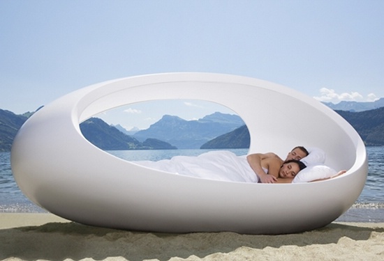 Футуристичный дизайн кровати LOMME